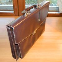 Valigetta 24 ore in pelle con chiave