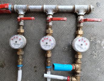Gruppo 3 contatori acqua con saracinesche