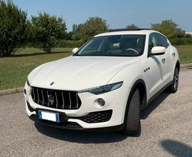 MASERATI Levante 3.0 V6 275CV