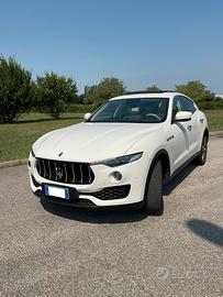 MASERATI Levante 3.0 V6 275CV