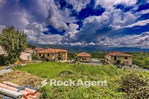 TERRATETTO CON GIARDINO E VISTA PANORAMICA
