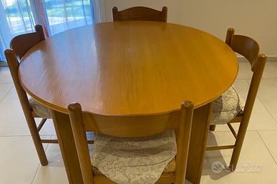 Tavolo allungabile rotondo 4/8 posti e 8 sedie