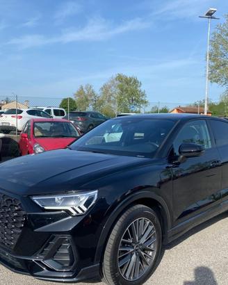 AUDI Q3 SPB 35 TDI S tronic Identity Black