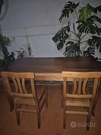 Tavolo in legno da cucina