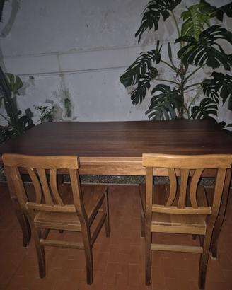 Tavolo in legno da cucina