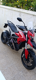 Hyperstrada 821