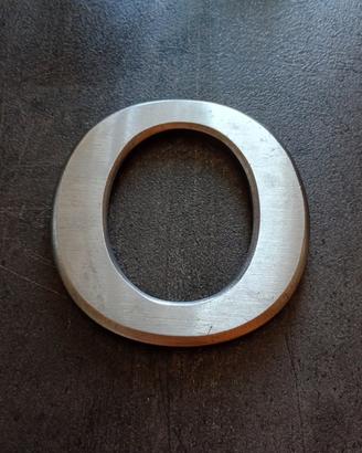 Lettera decorativa "O" in acciaio inox satinato