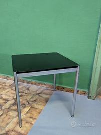 Tavolino design USM Haller 