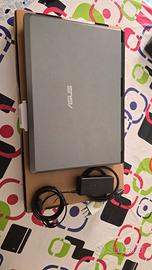 ASUS X51L PC Portatile 