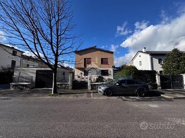 PORZIONE DI BIFAMILIARE A SCHIO