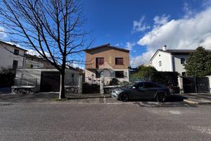 PORZIONE DI BIFAMILIARE A SCHIO