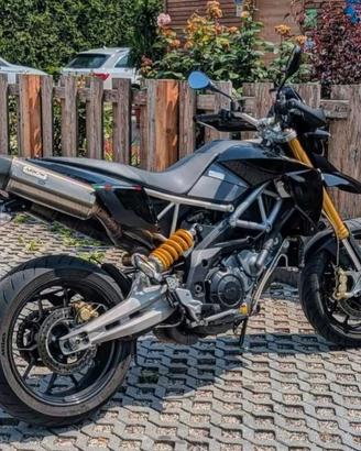 Aprilia Dorsoduro 1200
