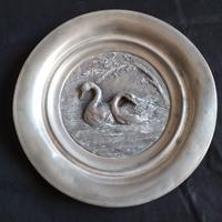 Piatto di peltro vintage