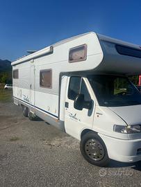 Globe trotter MANSARDATO del 2001 in saldo 000