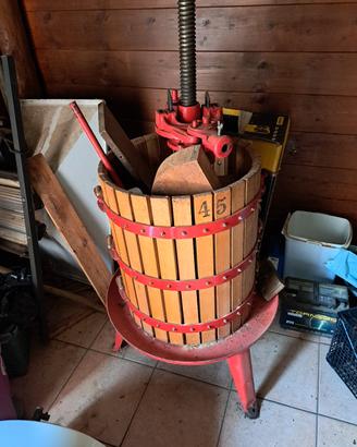 attrezzi per vendemmia