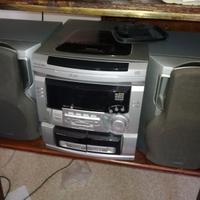 stereo con CD e lettore cassette e casse