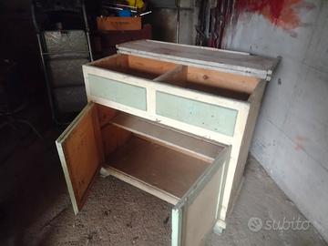 Mobile vintage in legno