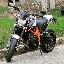 Moto KTM Duke 690