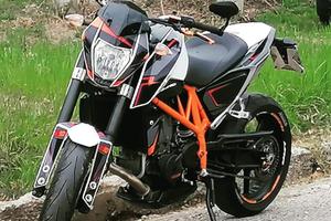 Moto KTM Duke 690