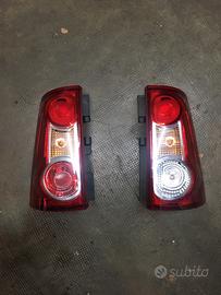 Stop sinistro e destro Dacia Anno 2007