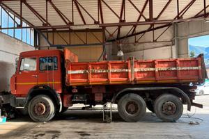 Iveco 190.35 Ribaltabile trilaterale