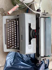 Macchina per scrivere OLIVETTI Linea 88