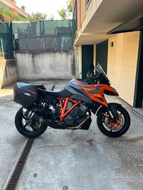 Valige KTM 1290 GT