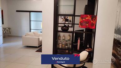 CORSO ITALIA - TRILOCALE CON DUE BALCONI