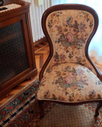 POLTRONCINA BASSA DA CAMERA O SALOTTO