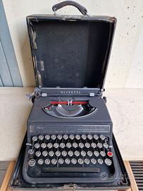 Macchina da scrivere Olivetti studio 42