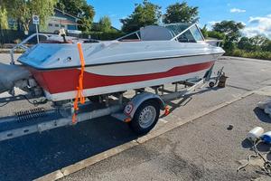 Barca a motore Glastron Laraya