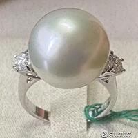 ANELLO ORO 18kt. DIAMANTI E GRANDE PERLA AUSTRALIA