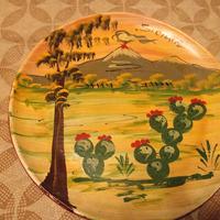 piatto decorativo in ceramica dipinta a mano 