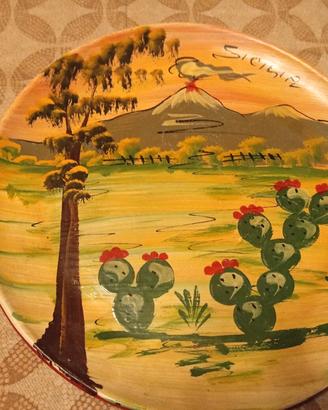 piatto decorativo in ceramica dipinta a mano 