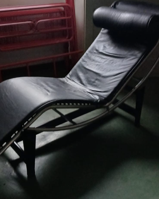 Chaise long