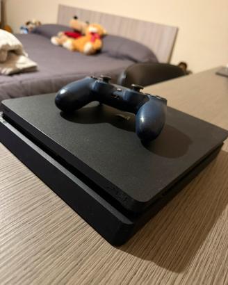 PLAYSTATION 4 slim + joystick
