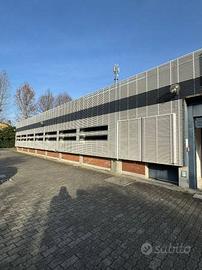 Immobile di 505 m² con 3 locali a Zola Predosa