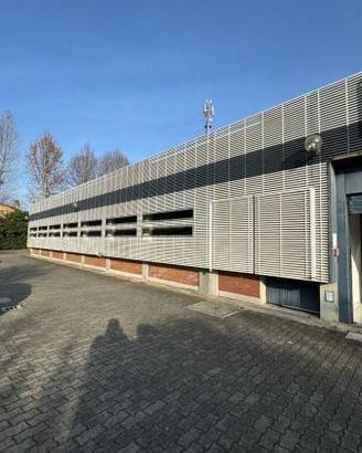 Immobile di 505 m² con 3 locali a Zola Predosa
