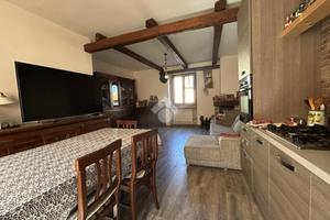 CASA SEMINDIPENDENTE A MONTECASTRILLI