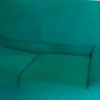 Coppia di divani in alcantara.