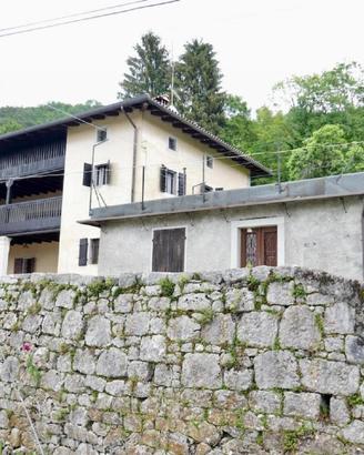 AUTENTICA CASA FRIULANA: ristrutturata dalle Be...