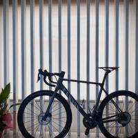 Canyon Ultimate CF SL Disc 8.0 aero Di2