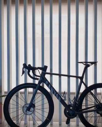 Canyon Ultimate CF SL Disc 8.0 aero Di2