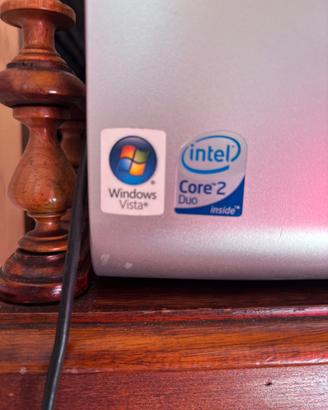 Pc fisso con tastiera e monitor