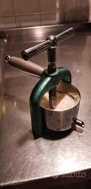 Schiacciapatate a vite vintage