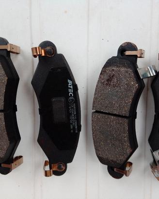 Set di 4 pasticche freni anteriori  Opel Agila A 