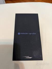 MOTOROLA Signature 16+512 gb Pantone Olive Martini