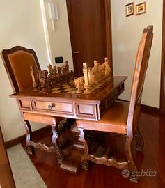 Tavolo scacchiera con sedie