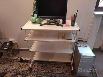 N. 2 carrelli porta computer colore bianco