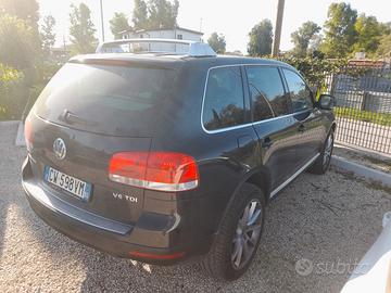 VOLKSWAGEN Touareg - 2005